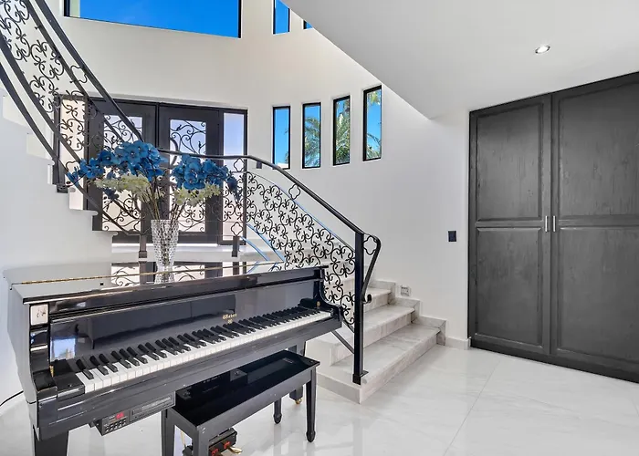 #marbella Lane - Grand Private Luxury